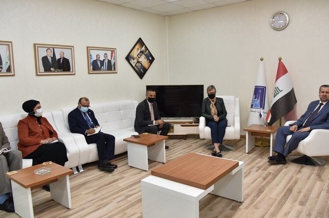 رئيس مجلس المفوّضين ونائب الممثّل الخاصّ للأمين العامّ للأمم المتّحدة يبحثان رؤية المفوّضية وآلياتها لتسجيل ناخبي الخارج والنازحين