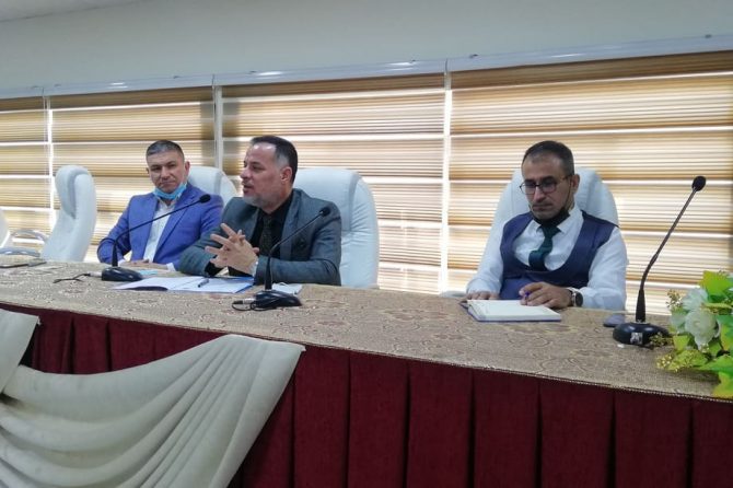 ادارة مكتب  ذي قار الانتخابي  يعقد ندوة تثقفية في كلية التربية الانسانية في المحافظة