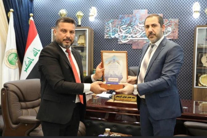 مدير مكتب الكرخ الانتخابي يزور شركاء العملية الانتخابية ويثمن جهودهم وتعاونهم