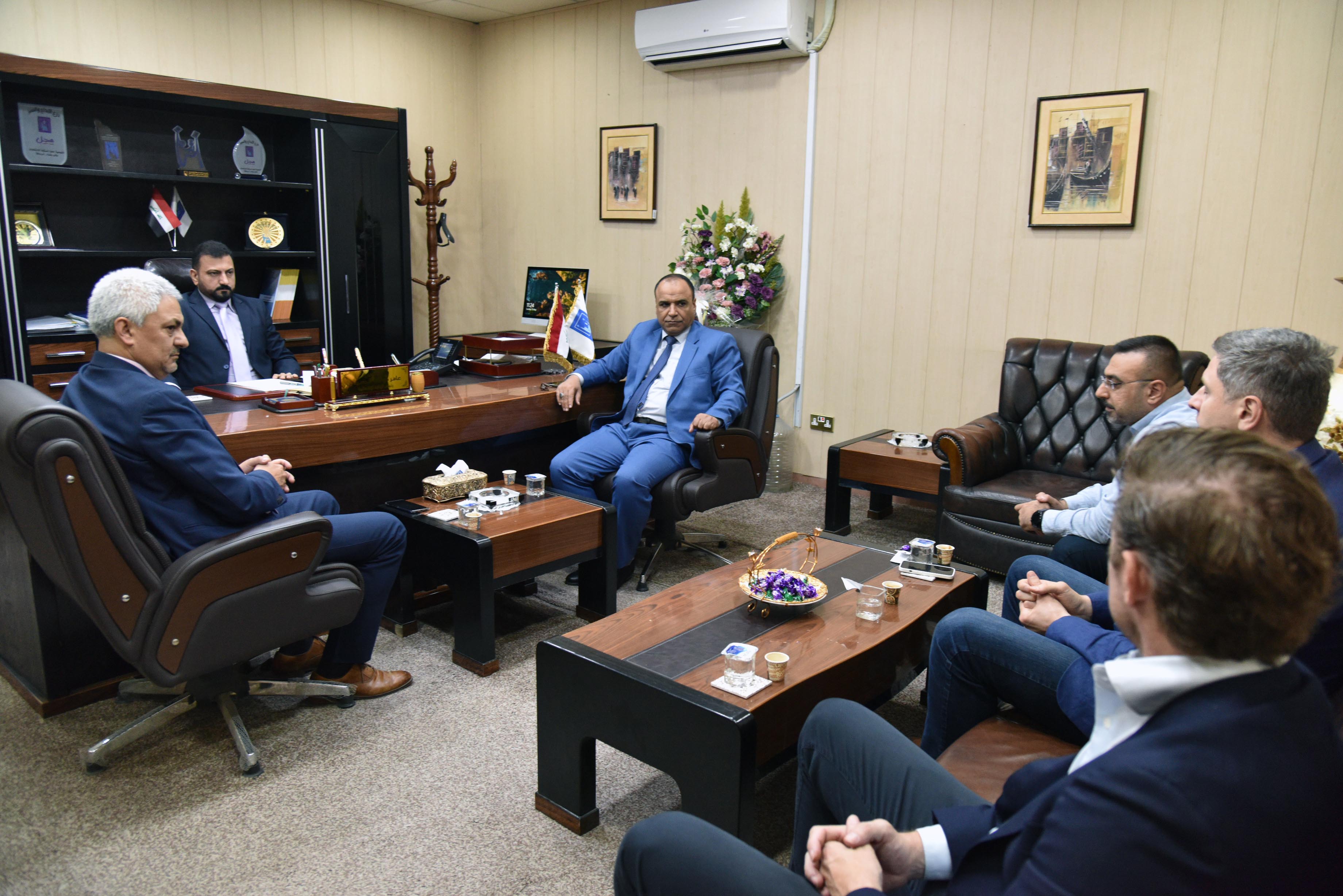 رئيس الادارة الانتخابية وعضو مجلس المفوضين يستقبلان فريق المساعدة الانتخابية الدولي