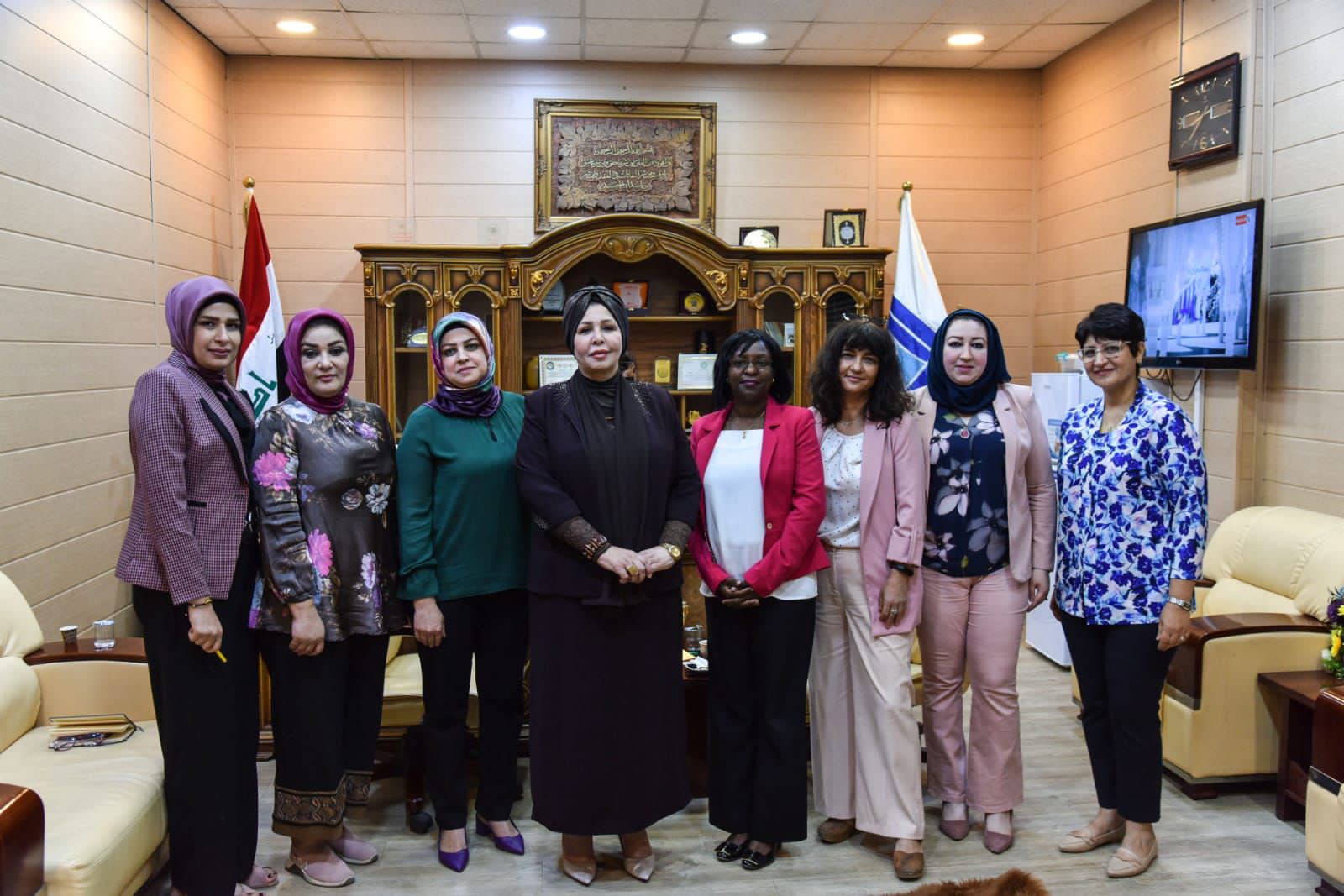 فريق النوع الاجتماعي يعقد اجتماعا مع فريق بعثة الأمم المتحدة وفريق الوكالة الدولية الانتخابية