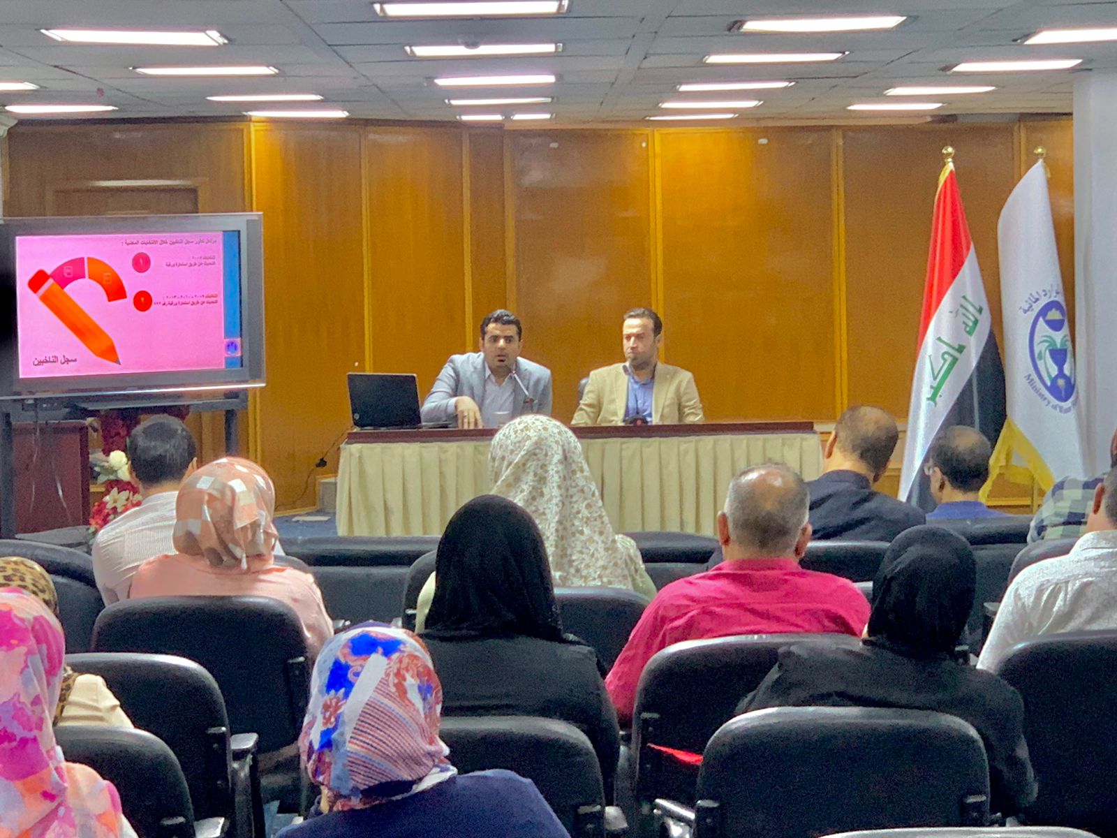 ندوة تثقيفية تنظمها مفوضية الانتخابات بالتعاون مع وزارة الموارد المائية في مقر الوزارة