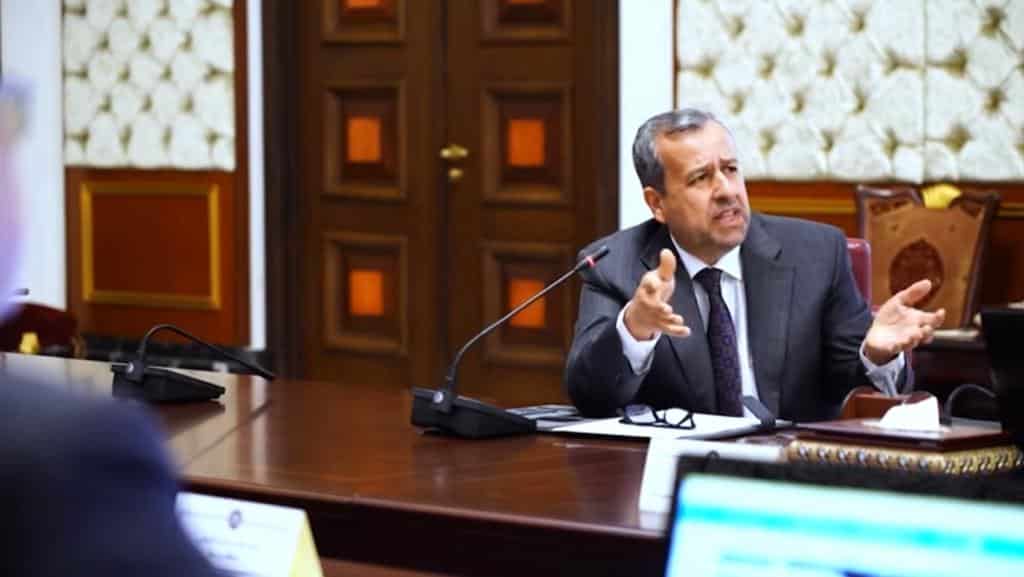 ترأسها رئيس مجلس الوزراء رئيس مجلس المفوضين يحضر الجلسة الخامسة للهيأة العليا للتنسيق بين المحافظات غير المرتبطة بإقليم